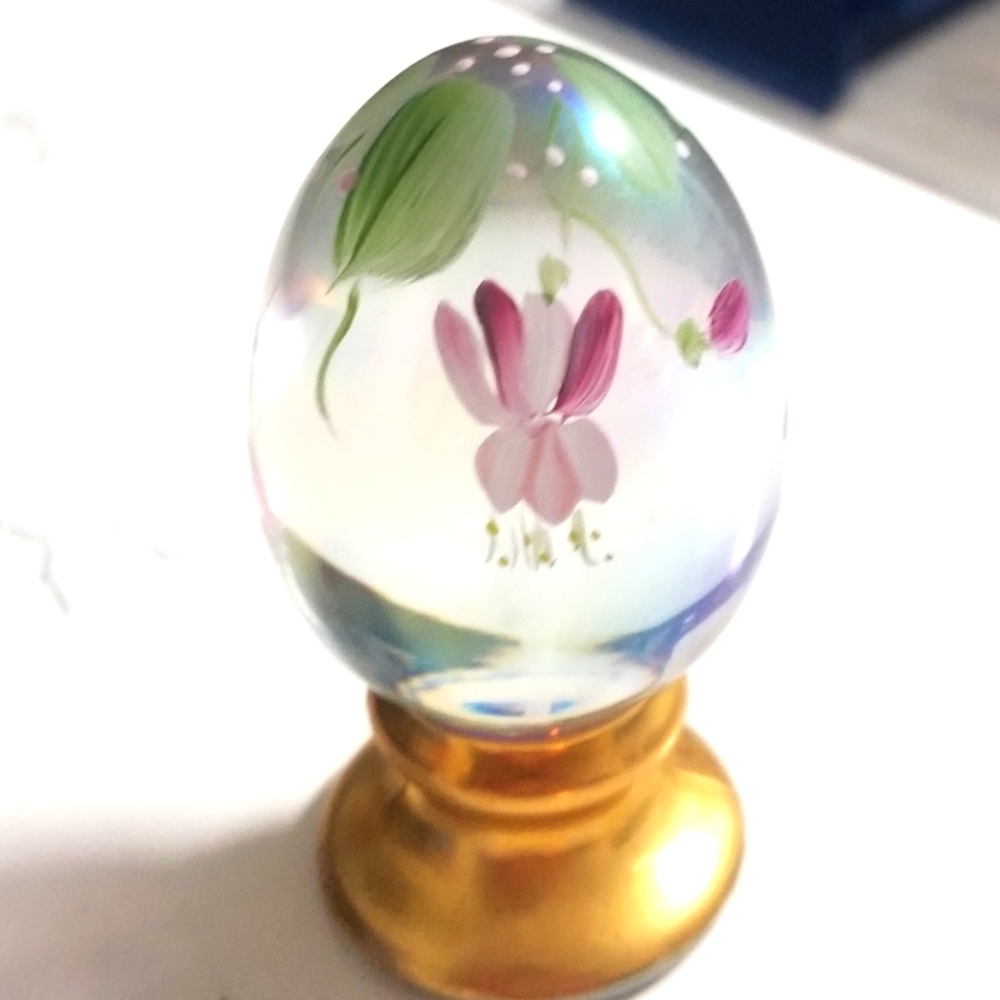 Fenton Egg